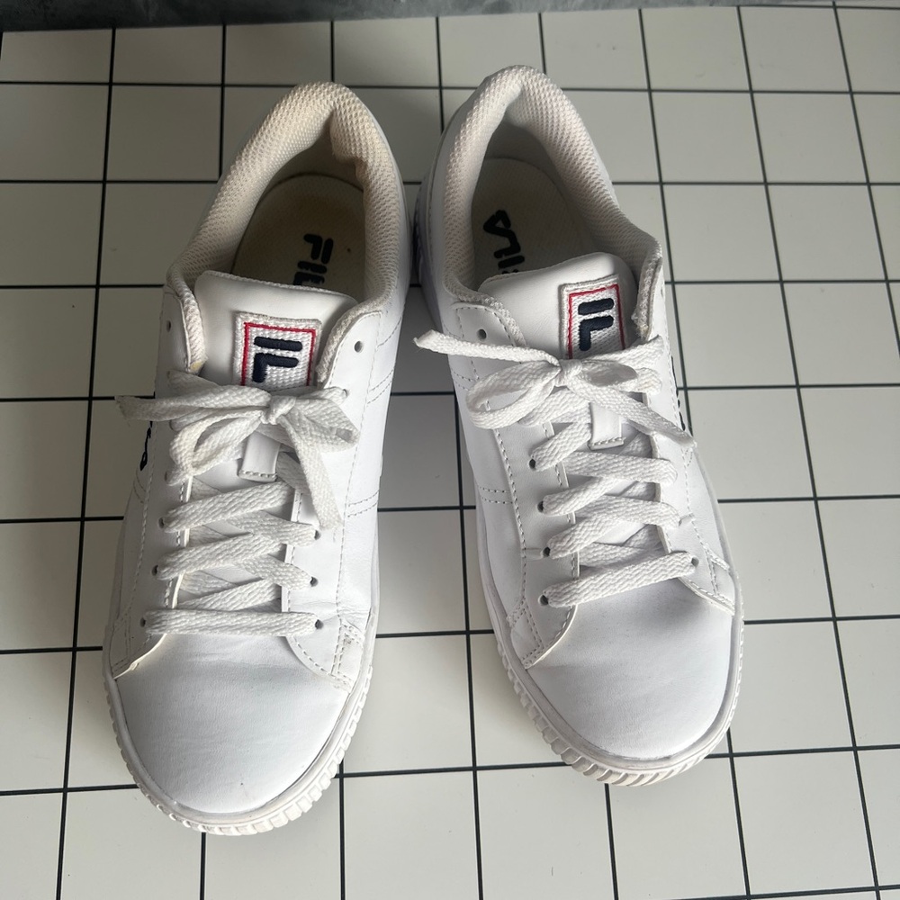Fila Women's White Leather Sneakers Size 7 NWOT